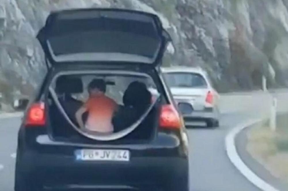 VOZI DETE KAKO NEKO NE BI NI PSA: Vozači u Crnoj Gori ostali u šoku kada su videli! (VIDEO)