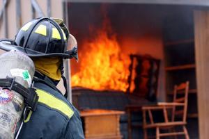 TRAGEDIJA KOD ŠAPCA: Žena izgorela u požaru, na nju se srušila izgorela kuća!
