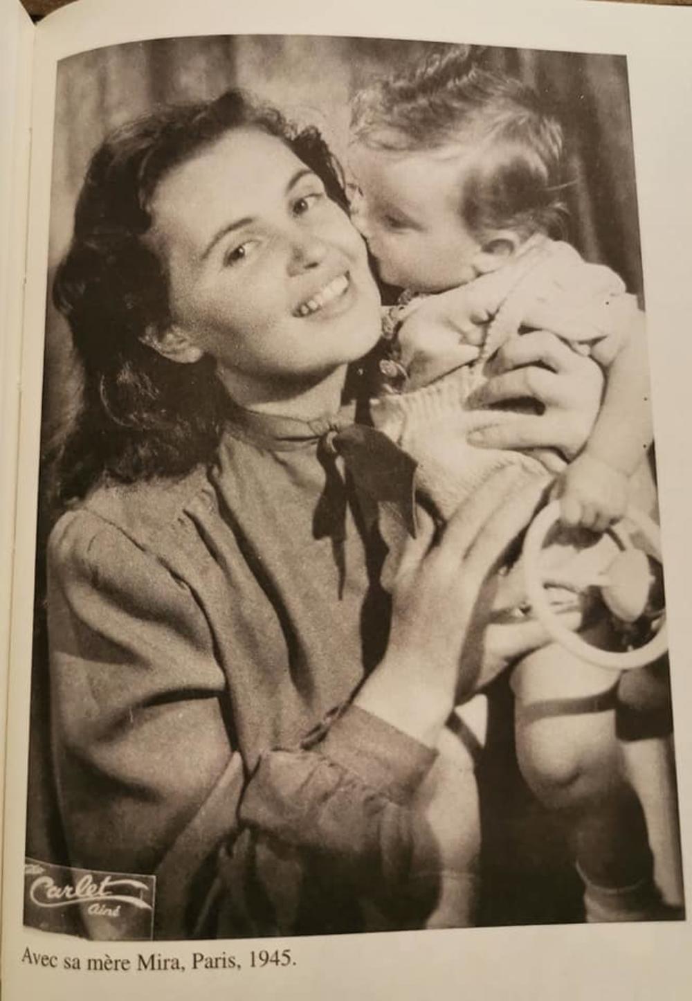 Miloš Šobajić sa svojom majkom