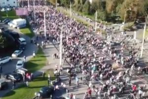 MASOVNA HAPŠENJA U MINSKU: Demonstranti ponovo na ulicama, kordoni policije ih zaustavili (VIDEO)