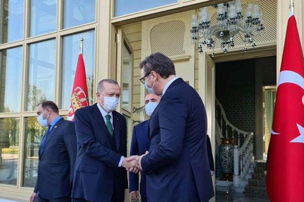 VUČIĆ U ISTANBULU: Sa Erdoganom sam pričao i u četiri oka, otkrio detalje razgovora sa turskim kolegom (FOTO)