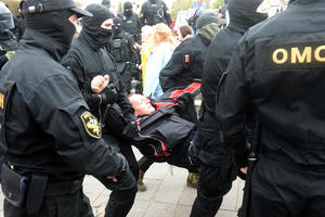 HAOS U BELORUSIJI: Ne prestaju protesti protiv Lukašenka! Uhapšeno na desetine demonstranata, pretučeni opozicioni lideri (VIDEO)