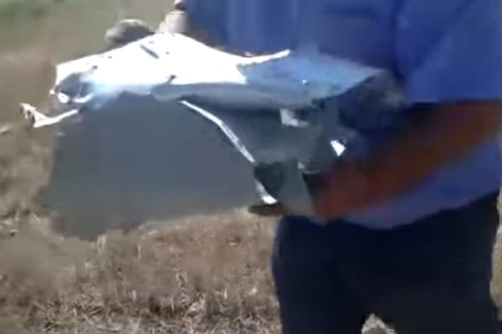 OBJAVLJEN SNIMAK OBORENOG AZERBEJDŽANSKOG DRONA: Bespilotna letelica rasuta po polju, stanovništvo skupljalo ostatke VIDEO