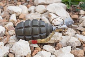 BOMBA NASRED ULICE U SARAJEVU: Ručna granata ostavljena u Šipu, policija i demineri na terenu!