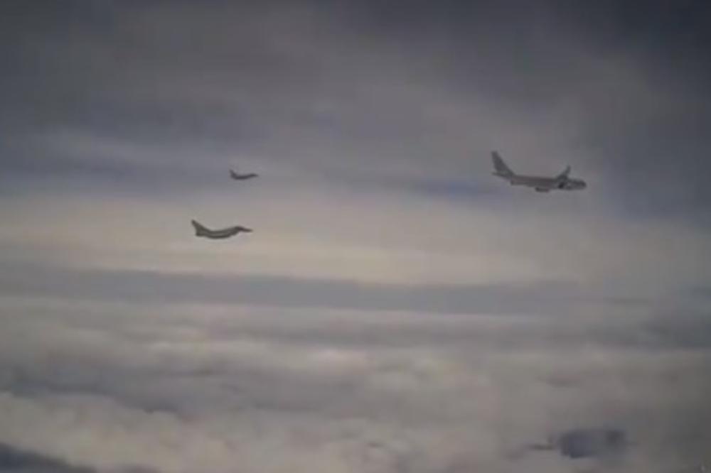 NOVI OKRŠAJ IZNAD CRNOG MORA: Ovako je suhoj oterao 4 britanska aviona (VIDEO)