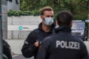 NEVIĐENA RACIJA U NEMAČKOJ: Policija upala u prostorije nemačkog fudbalskog saveza! (FOTO)