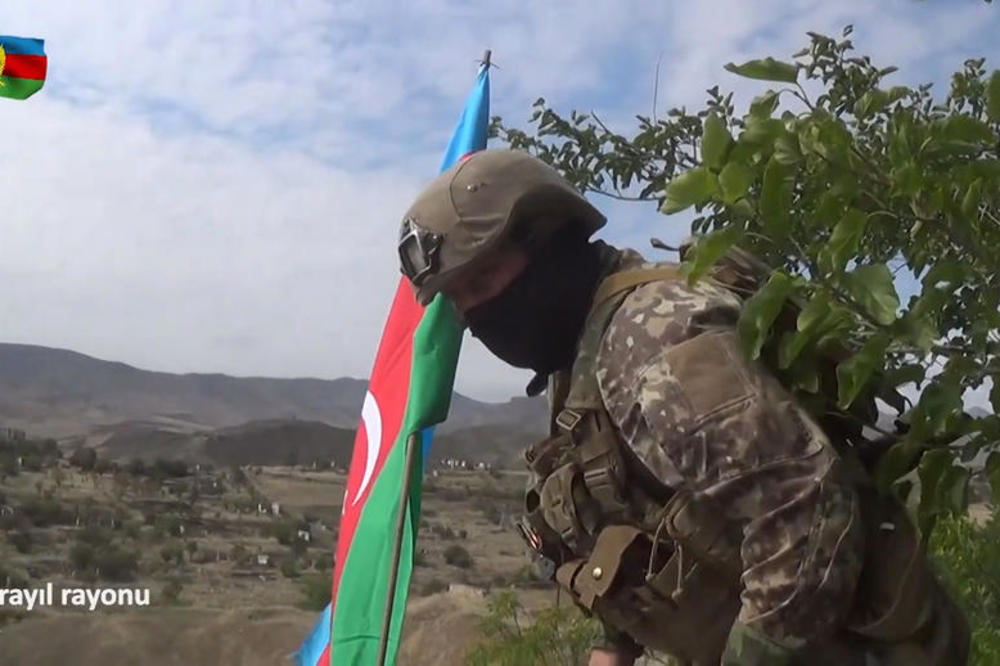 ONI SU GORI OD ZVERI: Vojnici Azera odsecaju glave zarobljenim Jermenima, a onda sledi nešto još jezivije (UZNEMIRUJUĆI VIDEO)