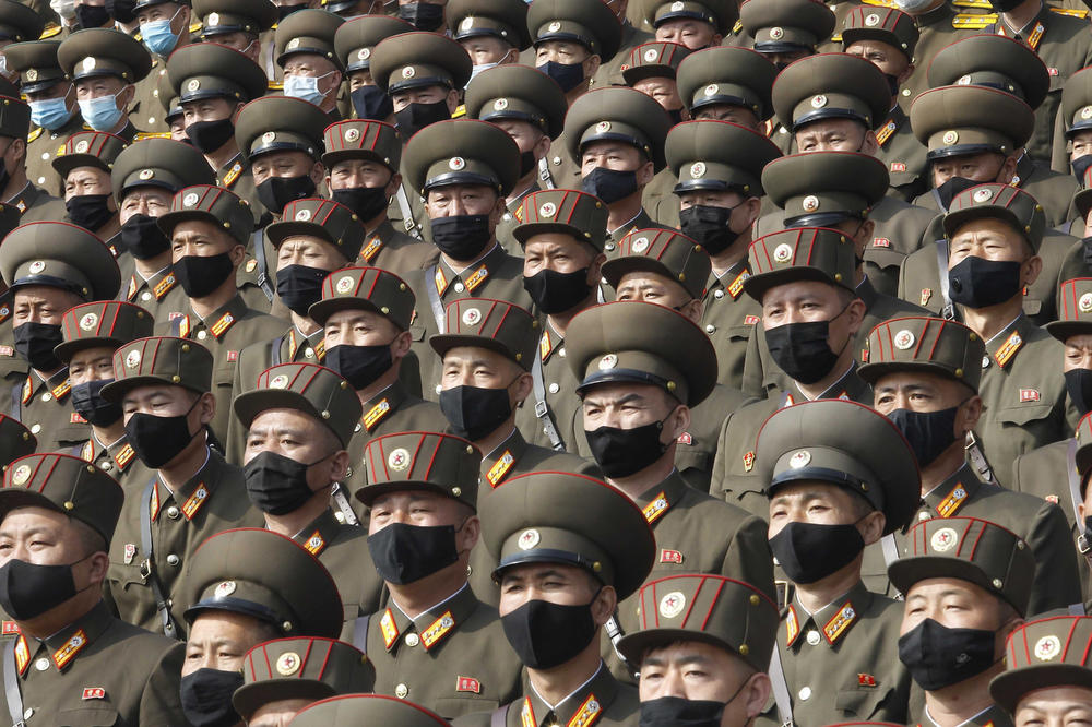 NIKOME NIJE JASNO ŠTA SE DOGAĐA U SEVERNOJ KOREJI: Odjednom svi nose zaštitne maske (FOTO)