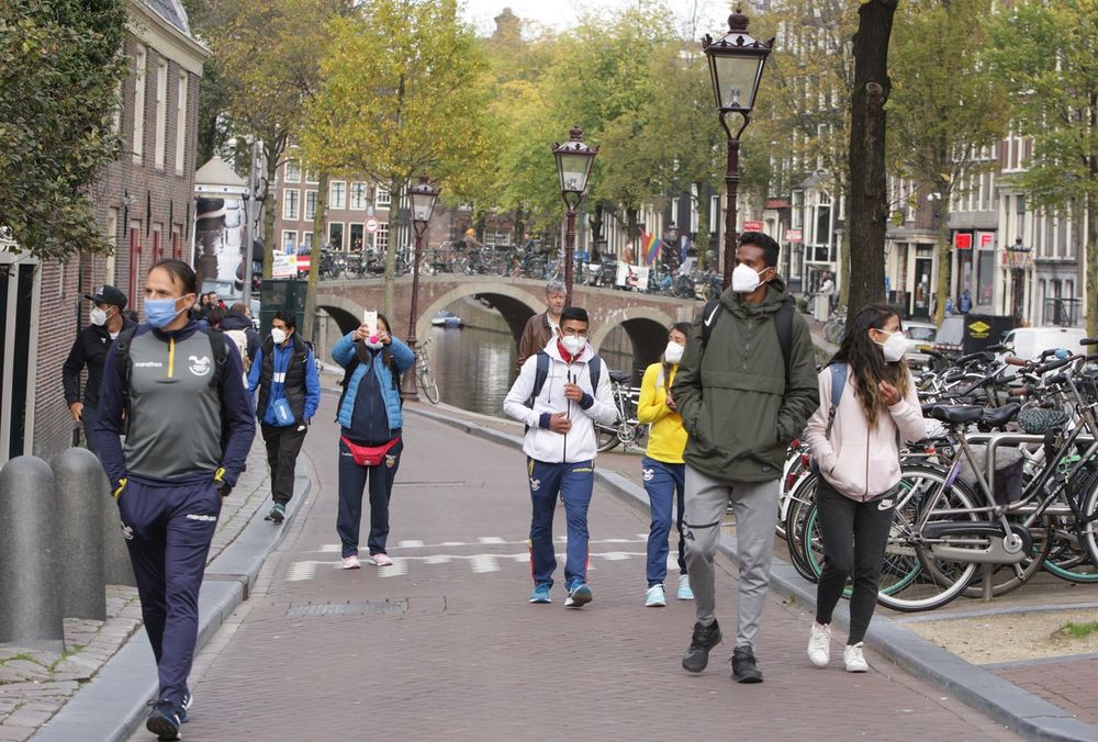 Amsterdam u doba korone... Holanđani disciplinovano nose maske