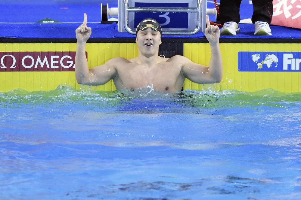 JAPANCI NE PRAŠTAJU BRAČNU PREVARU: Suspendovali plivačkog šampiona zbog ŠVALERACIJE! (FOTO)