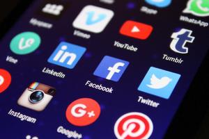 VIŠE POSETA NA ZVANIČNOJ STRANICI: Povećajte posetu putem korporativnih profila na društvenim mrežama