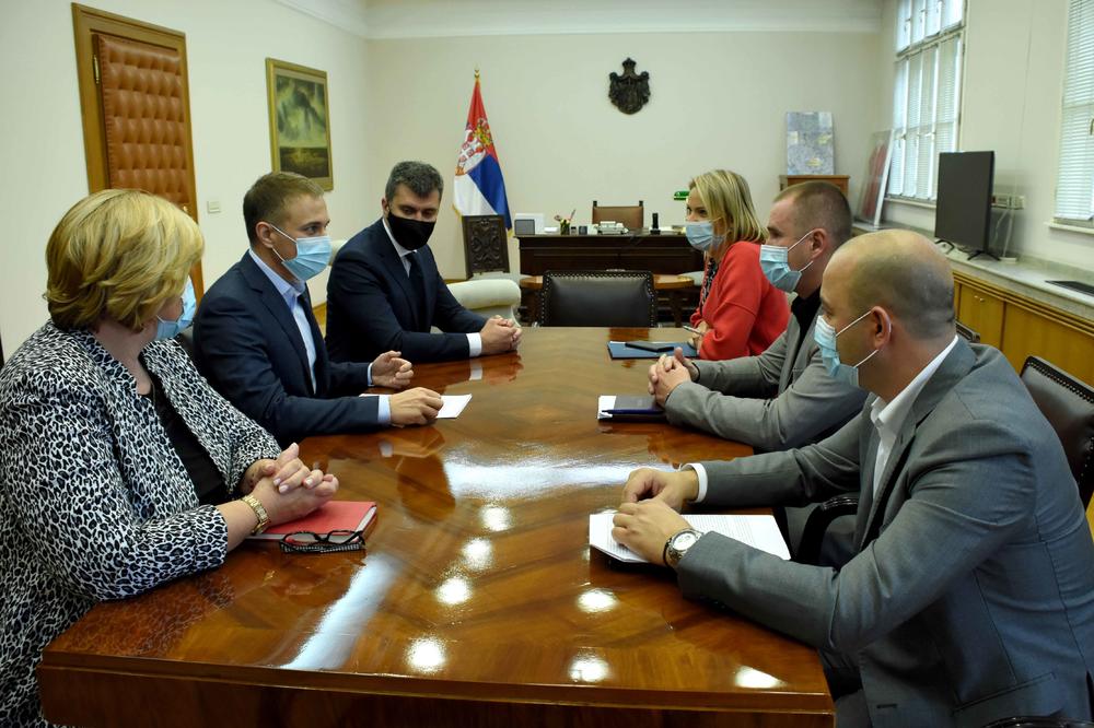 SASTALI SE MINISTRI STEFANOVIĆ I ĐORĐEVIĆ: Dogovoreni uslovi za odlazak u penziju pripadnika MUP po povlašćenim uslovima