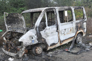 OVO SE U KRALJEVU NE PAMTI: Sanitetsko vozilo ukradeno sa parkinga bolnice pa zapaljeno na gradskoj deponiji?!