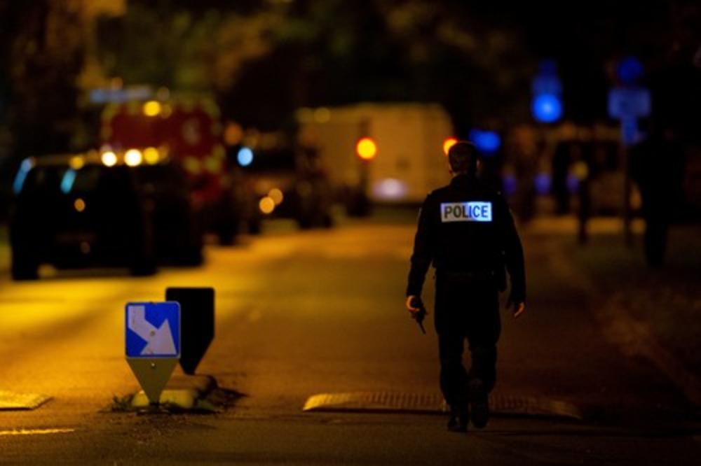 DETALJI UBISTVA POLICAJACA U FRANCUSKOJ: Napadač pronađen mrtav, ministar unutrašnjih poslova se oglasio na Tviteru