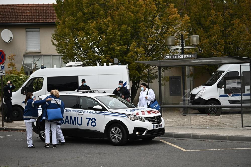 DAN POSLE BRUTALNOG UBISTVA U PARIZU: Uhapšeno 9 ljudi, istražuje se da li je mladić koji je profesoru odsekao glavu imao pomagače
