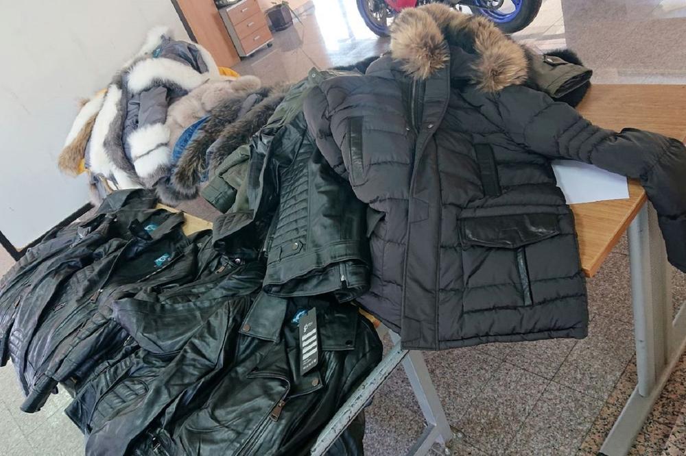 ZAPLENA NA GRADINI: Bugarin u koferima skrivao zimske i kožne jakne