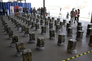 REKORDNA ZAPLENA KOKAINA U LUCI U PARAGVAJU: Pronađene 2,3 tone droge u pošiljci uglja, vredi oko 500 miliona dolara