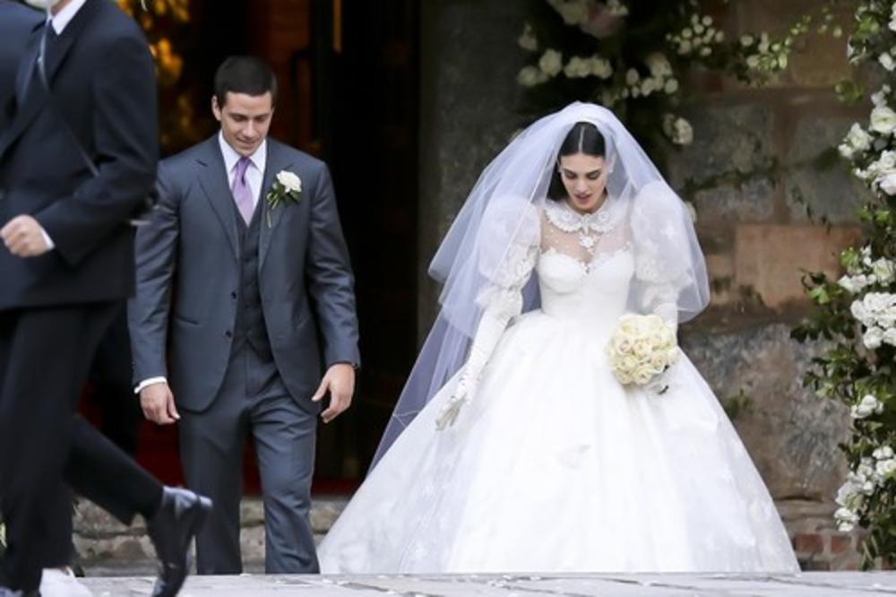 OVAKO SILVIO ŽENI SINA: Isplivale fotografije sa venčanja mlađeg Berluskonijevog sina, evo zašto otac nije bio prisutan! (FOTO)