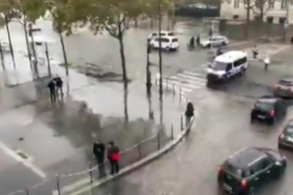 PANIKA U PARIZU ZBOG PRETNJE BOMBOM: Evakuisano sve oko Trijumfalne kapije, nađena torba puna municije kod Ajfelove kule! (VIDEO)