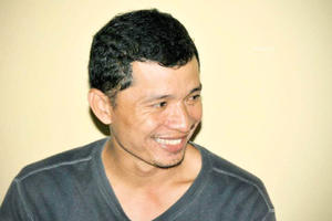 PETAO UBIO POLICAJCA! Filipinac došao da rasturi ilegalne borbe petlova, pa nastradao na zaista bizaran način