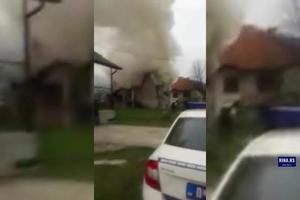 VATRENA STIHIJA U PRIJEPOLJU: Muškarac nastradao u izgoreloj kući, u njoj je živeo sam (FOTO, VIDEO)