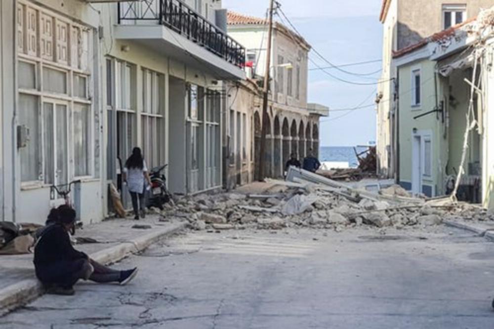 TEŠKA SITUACIJA NA SAMOSU DAN POSLE ZEMLJOTRESA: Premijer stiže na ostrvo, cunami napravio haos, procenjuje se šteta (VIDEO)