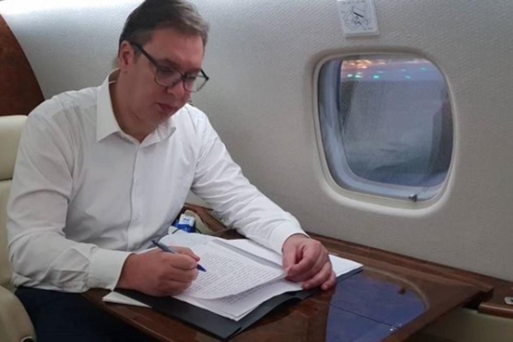 VUČIĆ SE OGLASIO IZ AVIONA: Na putu za Crnu Goru, predsednik Srbije otputovao za Podgoricu (FOTO)