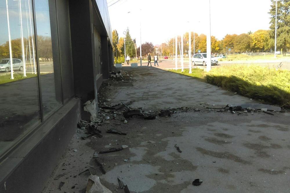 TEŠKA NESREĆA U NIŠU: Auto sleteo s kolovoza pa udario u betonski stub, mladić poginuo na mestu