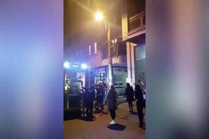 PANIKA U CENTRU BEOGRADA: Požar u zgradi kod Crvenog krsta, u toku intervencija vatrogasaca (KURIR TV)