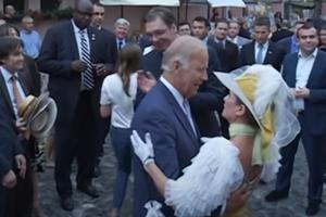 DŽO NIJE ODOLEO TAMBURICAMA Ljiljana Salveta je pozvala novog predsednika SAD na ples, a sad je otkrila detalje NEZABORAVNE SCENE