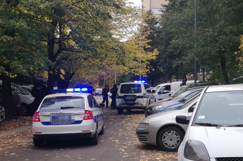 TROJICA MUŠKARACA POKUŠALA DA UKRADU DELOVE SA PARKIRANOG AUTOMOBILA: Policija ih uhvatila i saslušala, slede im krivične prijave