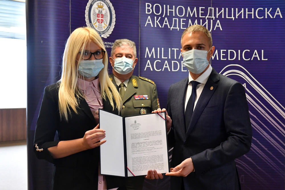 MINISTAR STEFANOVIĆ NA VMA: Vojno zdravstvo jače za 136 medicinara (FOTO)