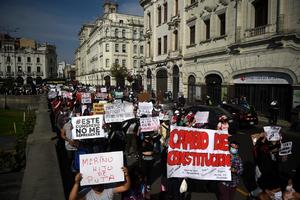 HILJADE PERUANACA PONOVO NA ULICAMA PRESTONICE: Gradom odjekuju sirene i pucnji, demonstranti traže ostavku novog predsednika