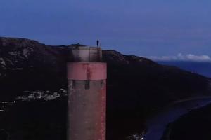BRITANAC DIGAO HRVATSKU NA NOGE: Tinejdžer se popeo na dimnjak visok 340 metara, sada objavio snimak cele avanture! (VIDEO)