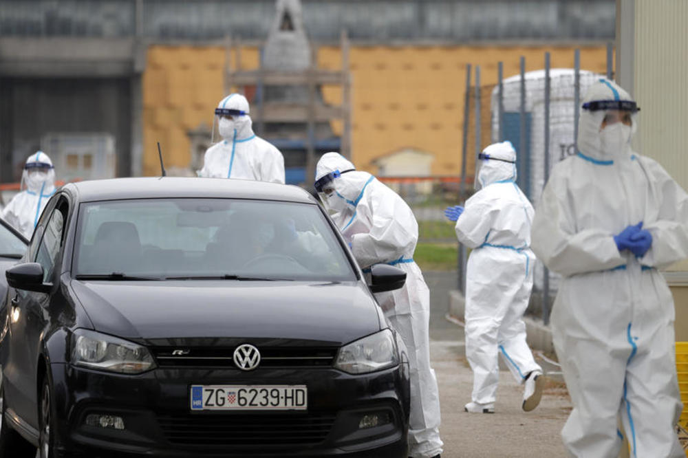 HRVATSKI LEKARI BESNI: Dobili manje plate iako rade na prvoj liniji borbe protiv korone