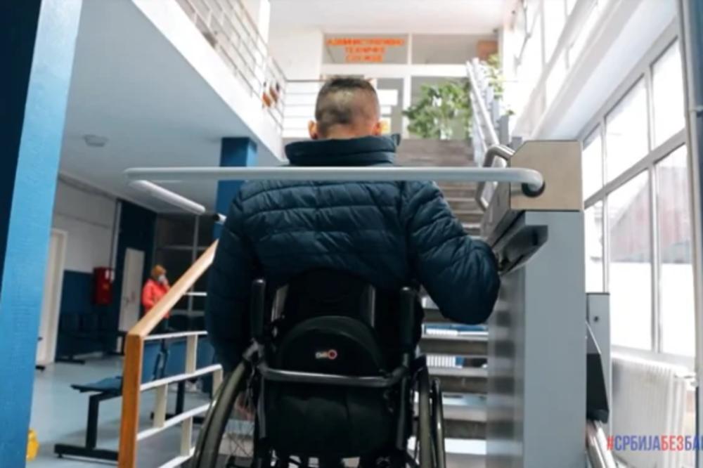 SRBIJA BEZ PREPREKA I BARIJERA - Dom zdravlja u Vrbasu dobio je lift za osobe sa invaliditetom (FOTO+VIDEO)