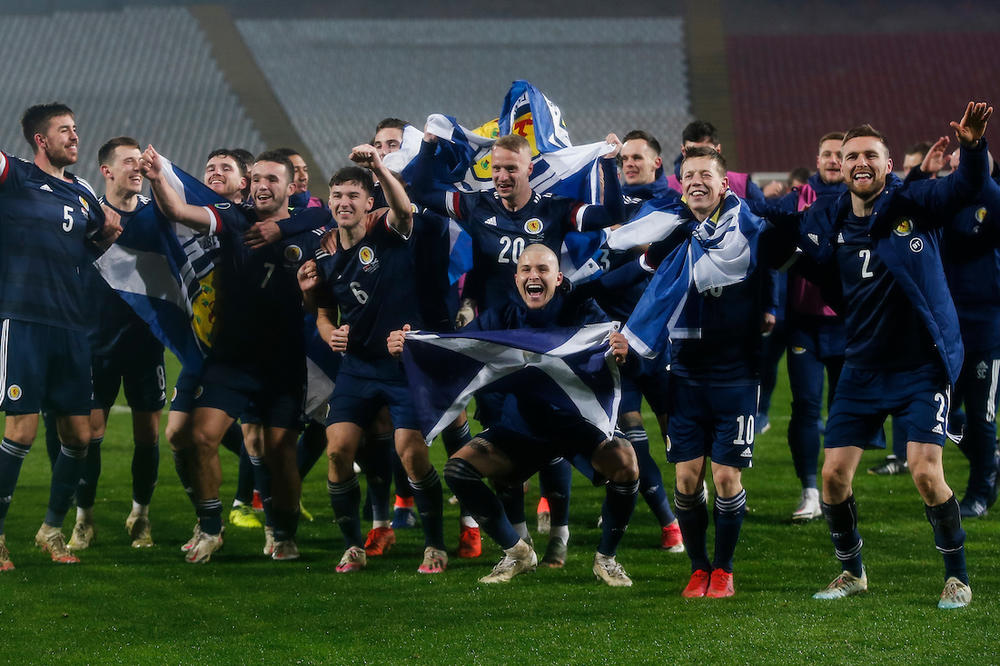 GLAVNA DILEMA NA EP: Fudbaleri Škotske će klečati uoči meča sa Engleskom!