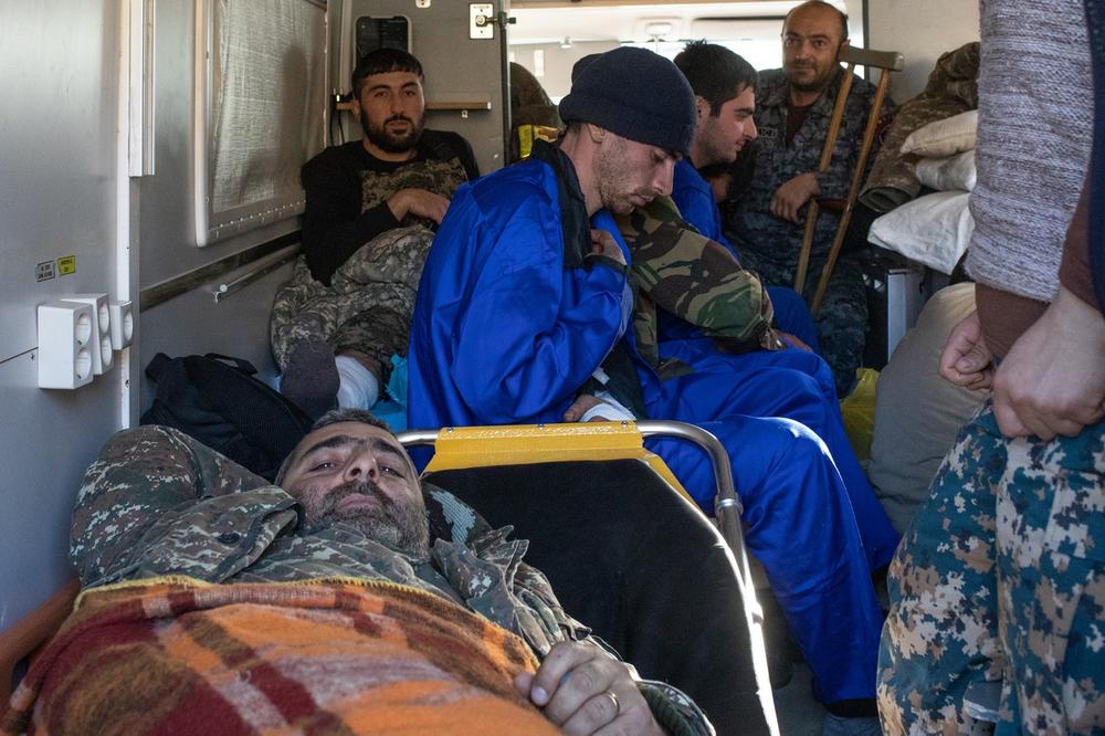 DRAMATIČNI PRIZORI IZ KARABAHA POSLE PREKIDA SUKOBA Ranjeni civili ne mogu da spavaju od bolova: Ne mogu da dišem i pričam puno
