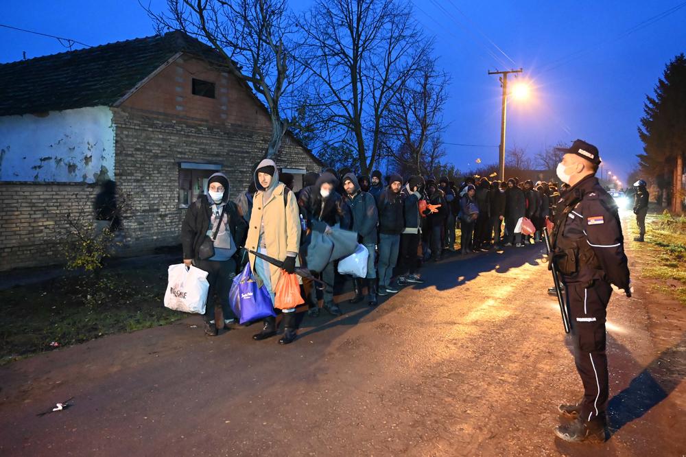 MINISTAR VULIN: Akcijom pripadnika MUP 450 migranata vraćeno u kampove i prihvatne centre
