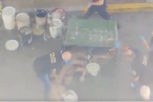 UZNEMIRUJUĆI VIDEO! DRUŠTVENE MREŽE BRUJE: Ubijen jedan od radnika koji se slikao sa telom Maradone u kovčegu!