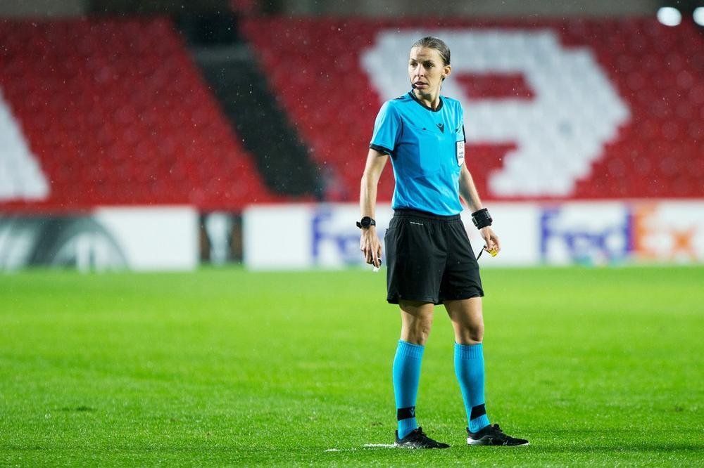 STEFANI PIŠE ISTORIJU: Ligu šampiona će prvi put suditi ženski arbitar! Frapar deli pravdu Ronaldu