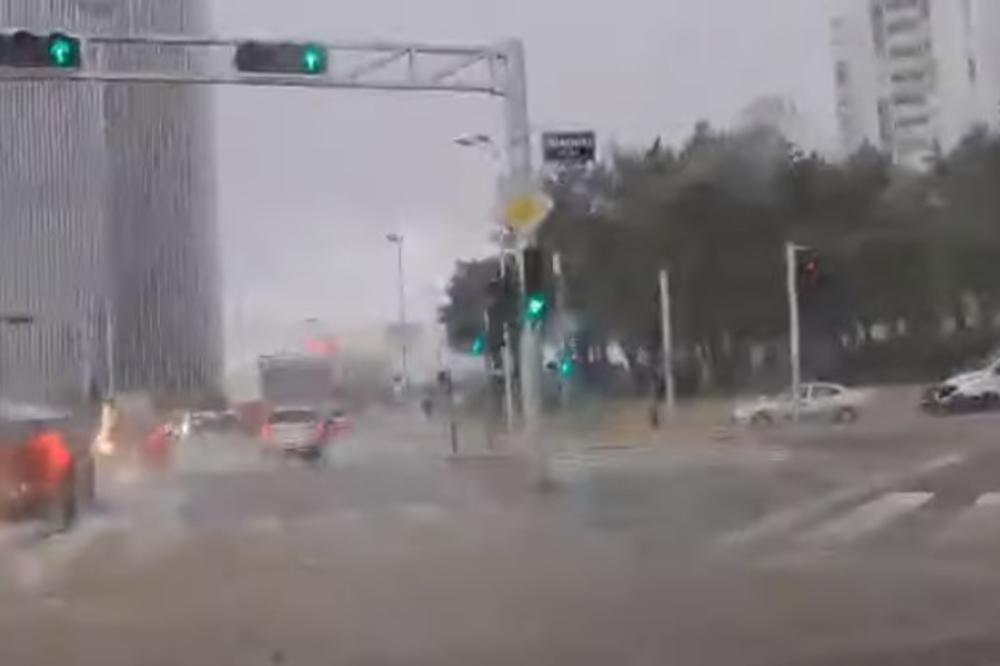 SPLIT KAO VENECIJA: Za dan palo više kiše nego za ceo decembar, na mnogim ulicama bujice! (VIDEO)