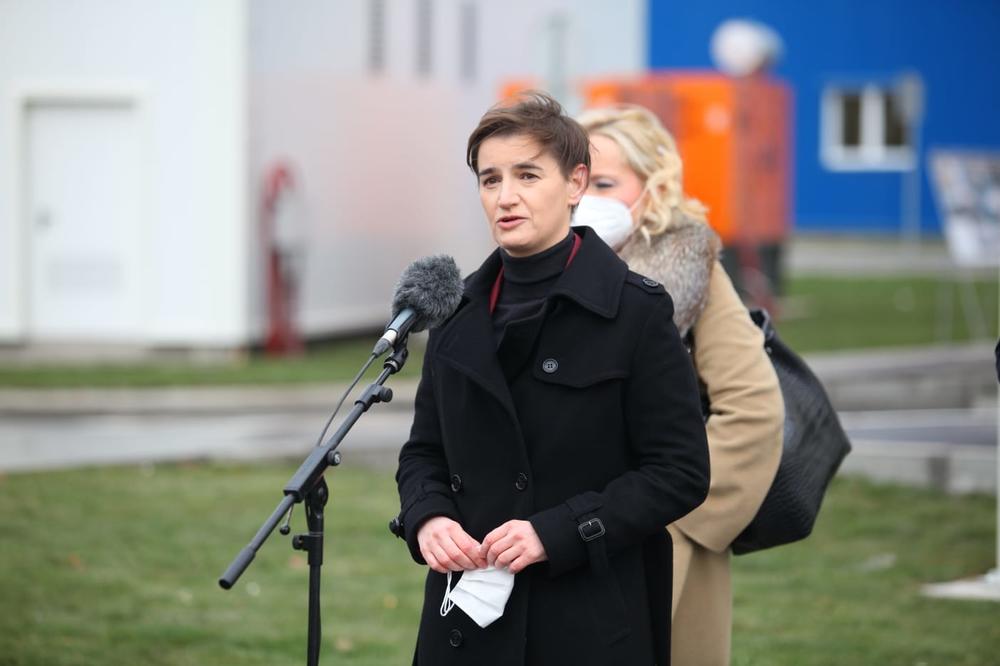 VAKCINA STIŽE DO KRAJA MESECA: Premijerka Brnabić upravo saopštila odlične vesti PROBNE DOZE VEĆ U SRBIJI