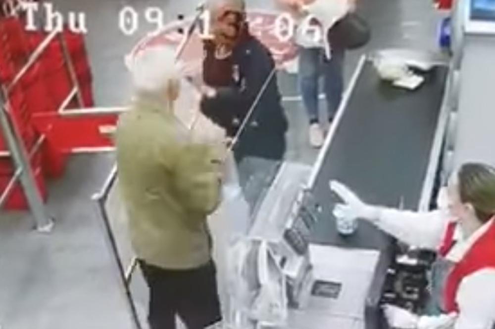TUČA PENZIONERA O KOJOJ BRUJI REGION: Starci se pesničili kod kase, dok se ceo supermarket se smejao! (VIDEO)