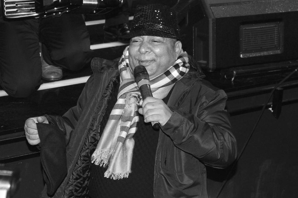 POGLEDAJTE KAKO JE DŽEJ IZGLEDAO KAO PIONIR: Pevao ispred zastave Jugoslavije! Marija objavila fotku staru preko POLA VEKA! (FOTO)