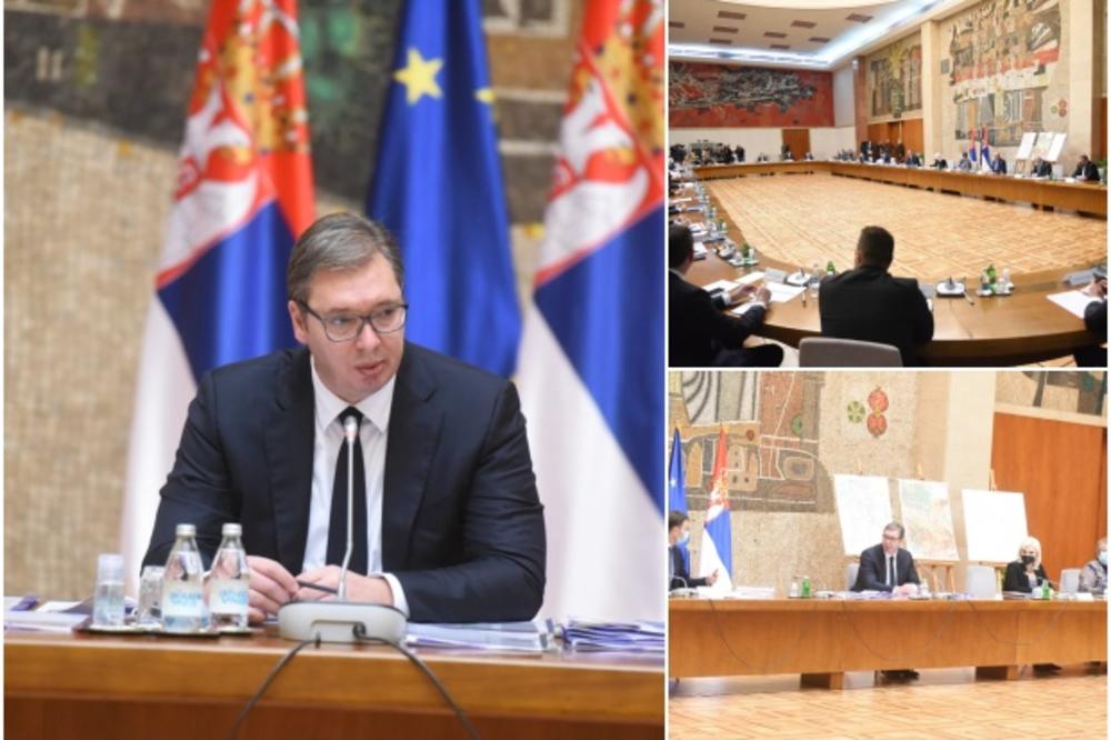 VAŽAN SASTANAK POČEO U PODNE U PALATI SRBIJA: Vučić danas s ministrima i direktorima javnih preduzeća (FOTO)