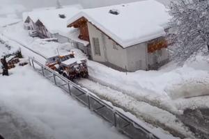 AUSTRIJA ZAVEJANA: 4.000 kuća nema struje, škole zatvorene, nastao haos u saobraćaju (VIDEO)