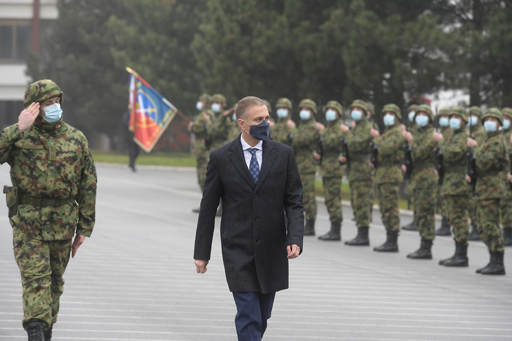 MINISTAR STEFANOVIĆ OBIŠAO UNIVERZITET ODBRANE: Država će nastaviti da ulaže u obrazovanje kadra za Vojsku Srbije (FOTO)