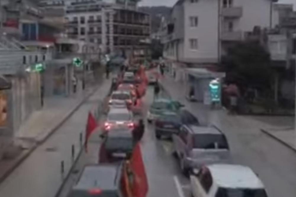 CRNOGORSKE "PATRIOTE" SE PROVOZALE KROZ HERCEG NOVI: Brzom reakcijom policije izbegnut incident (VIDEO)