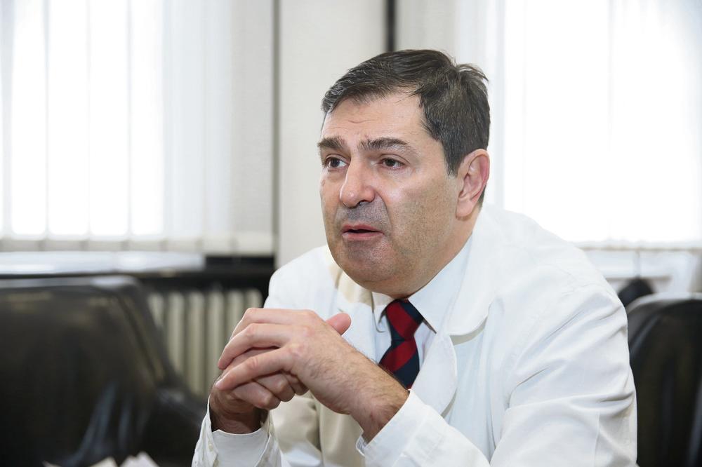 ZARAŽENO 114 MEDICINSKIH RADNIKA U KC SRBIJE: Infektivna klinika prepuna, traži se krevet više